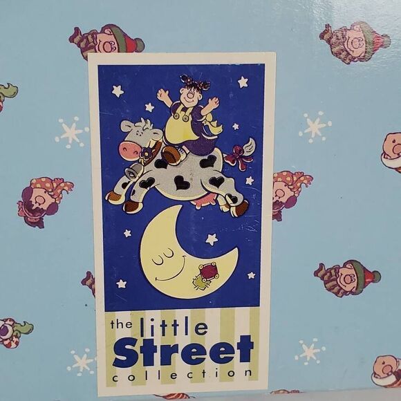 1999 The Little Street Collection "The Christmas Carolers" Figurine by Elayne Wa - Picture 7 of 8